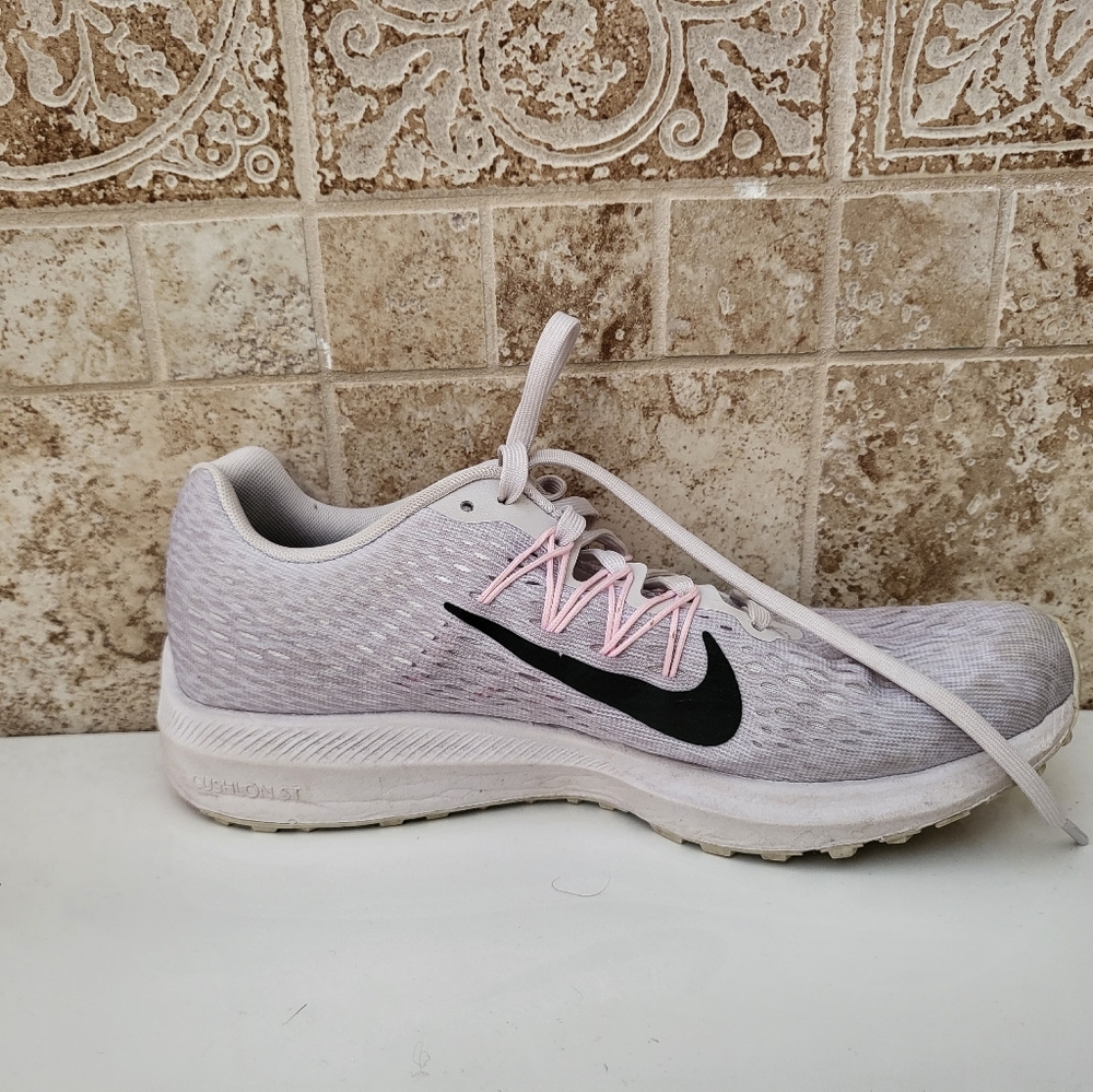 NIKE Zoom sz. 7.5
